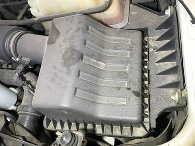 Ford F-450 Air Cleaner / Air Filter Housing for a Ford F450 Super Duty