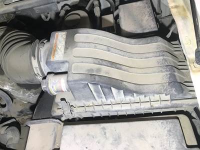 Ford F-550 Air Cleaner / Air Filter Housing for a Ford F550 Super Duty