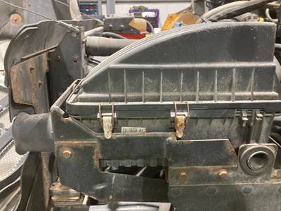 Ford F-650 Air Cleaner / Air Filter Housing for a Ford F650