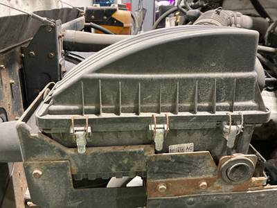 Ford F-650 Air Cleaner / Air Filter Housing for a Ford F650