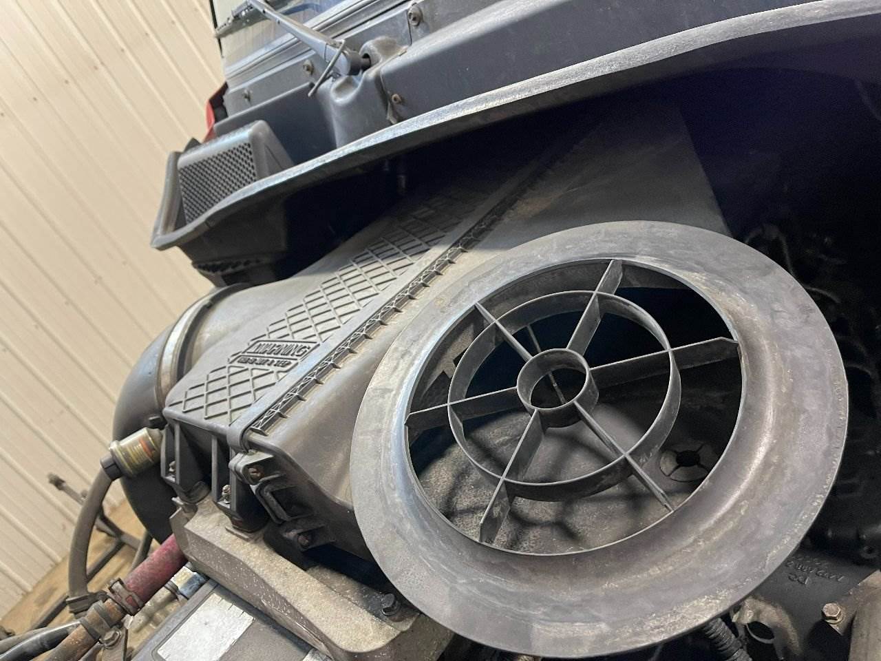 2013 Freightliner Cascadia Air Cleaner / Air Filter Housing For Sale