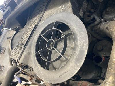 Freightliner Cascadia Air Cleaner / Air Filter Housing