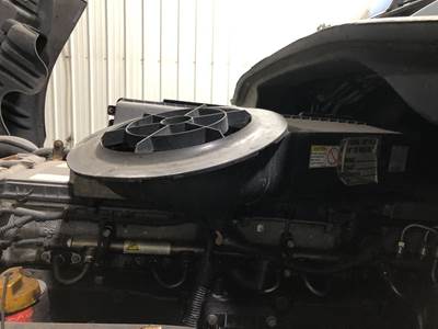 Freightliner Cascadia Air Cleaner / Air Filter Housing