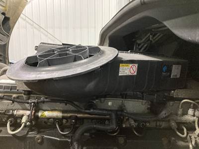 Freightliner Cascadia Air Cleaner / Air Filter Housing