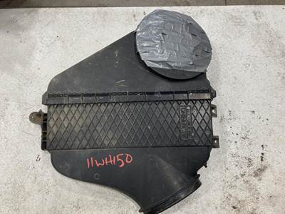 Freightliner Cascadia Air Cleaner / Air Filter Housing