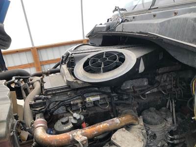 Freightliner Cascadia Air Cleaner / Air Filter Housing