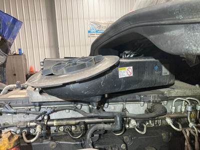 Freightliner Cascadia Air Cleaner / Air Filter Housing