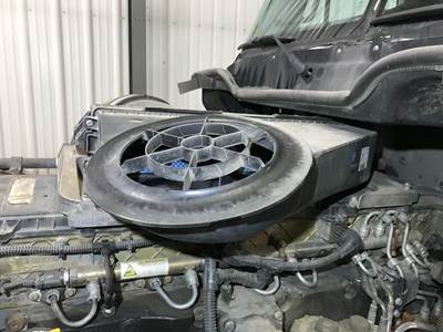 Freightliner Century Class 120 Air Cleaner / Air Filter Housing for a Freightliner C120 Century