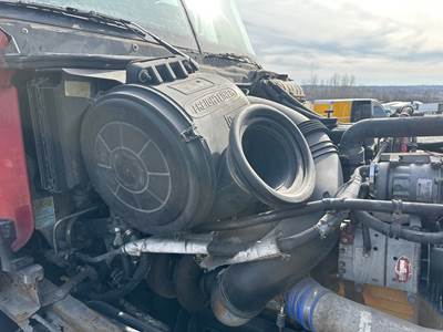 Freightliner Century Class 120 Air Cleaner / Air Filter Housing for a Freightliner C120 Century