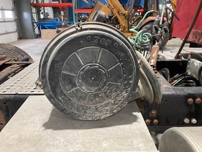 Freightliner Columbia 120 Air Cleaner / Air Filter Housing