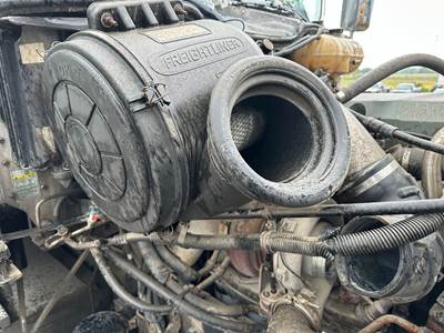 Freightliner Coronado Air Cleaner / Air Filter Housing