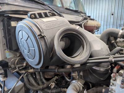 Freightliner Coronado Air Cleaner / Air Filter Housing