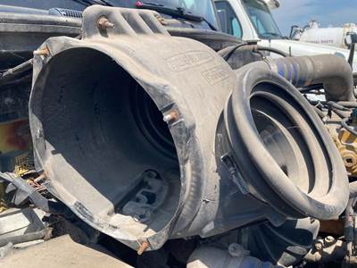 Freightliner FL112 Air Cleaner / Air Filter Housing