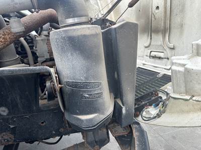 Freightliner FL70 Air Cleaner / Air Filter Housing