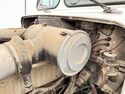 Freightliner FLC112 Air Cleaner / Air Filter Housing