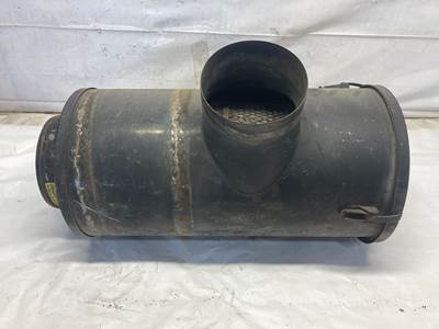 Freightliner FLC120 Air Cleaner / Air Filter Housing