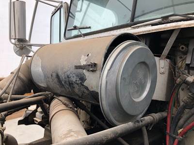 Freightliner FLD112 Air Cleaner / Air Filter Housing