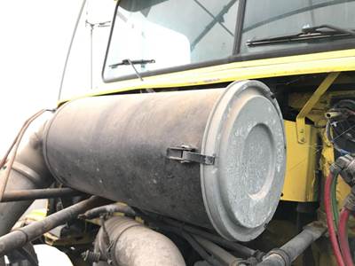 Freightliner FLD112 Air Cleaner / Air Filter Housing