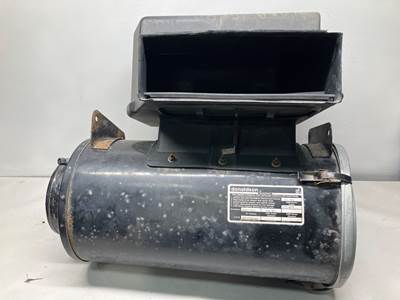 Freightliner FLD112 Air Cleaner / Air Filter Housing