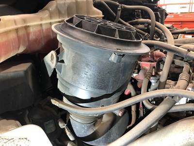 Freightliner M2 106 Air Cleaner / Air Filter Housing