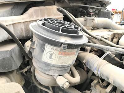 Freightliner M2 106 Air Cleaner / Air Filter Housing