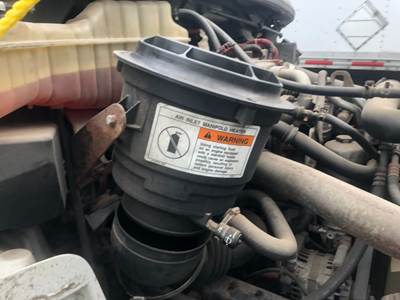 Freightliner M2 106 Air Cleaner / Air Filter Housing