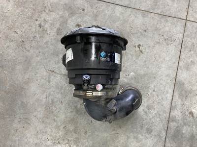 Freightliner M2 106 Air Cleaner / Air Filter Housing