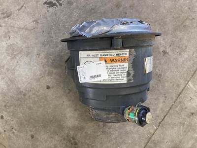 Freightliner M2 106 Air Cleaner / Air Filter Housing