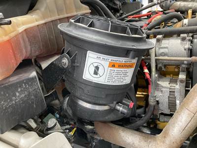 Freightliner M2 106 Air Cleaner / Air Filter Housing