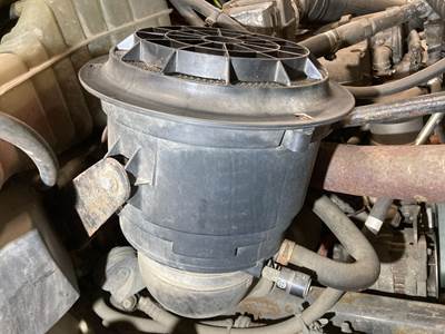 Freightliner M2 106 Air Cleaner / Air Filter Housing