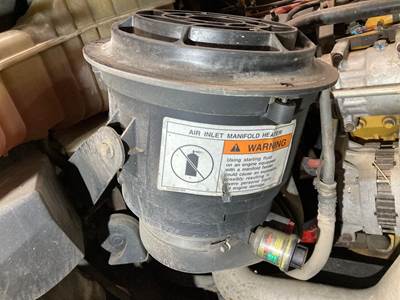 Freightliner M2 106 Air Cleaner / Air Filter Housing