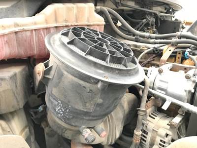 Freightliner M2 106 Air Cleaner / Air Filter Housing