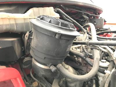 Freightliner M2 106 Air Cleaner / Air Filter Housing
