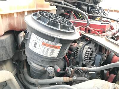 Freightliner M2 106 Air Cleaner / Air Filter Housing