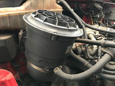 Freightliner M2 106 Air Cleaner / Air Filter Housing