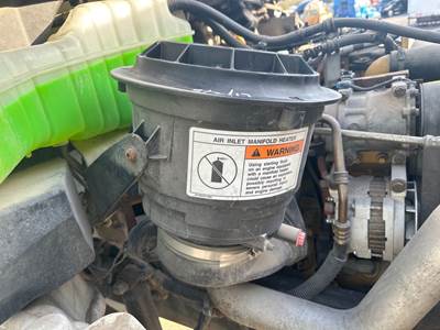 Freightliner M2 106 Air Cleaner / Air Filter Housing