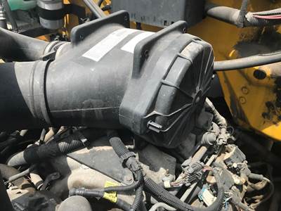 GMC C7500 Air Cleaner / Air Filter Housing