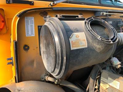 International 3800 Air Cleaner / Air Filter Housing