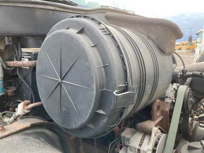 International 4200 Air Cleaner / Air Filter Housing