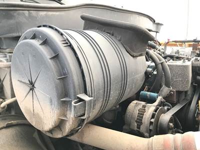 International 4300 Air Cleaner / Air Filter Housing