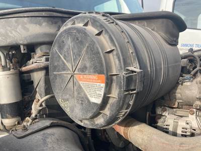 International 4300 Air Cleaner / Air Filter Housing