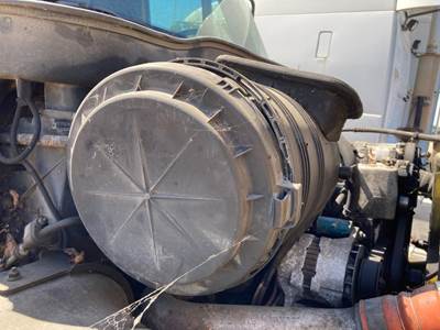 International 4300 Air Cleaner / Air Filter Housing