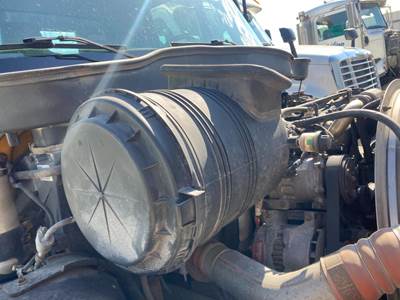 International 4300 Air Cleaner / Air Filter Housing