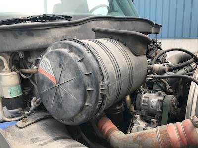 International 4400 Air Cleaner / Air Filter Housing