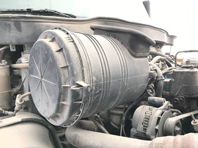 International 4400 Air Cleaner / Air Filter Housing