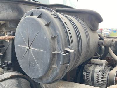 International 4400 Air Cleaner / Air Filter Housing