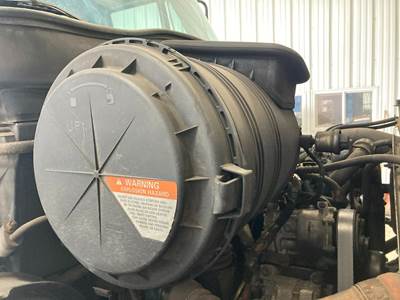 International 4400 Air Cleaner / Air Filter Housing