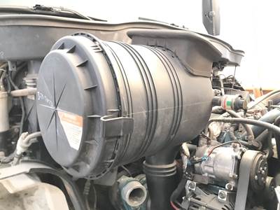 International 4400 Air Cleaner / Air Filter Housing