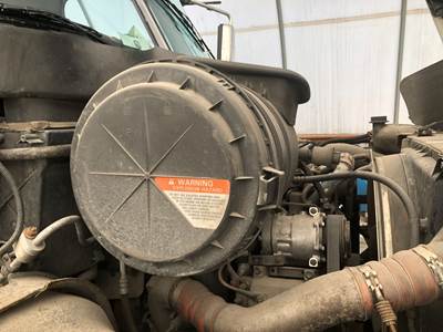 International 4400 Air Cleaner / Air Filter Housing