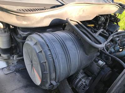 International 4400 Air Cleaner / Air Filter Housing